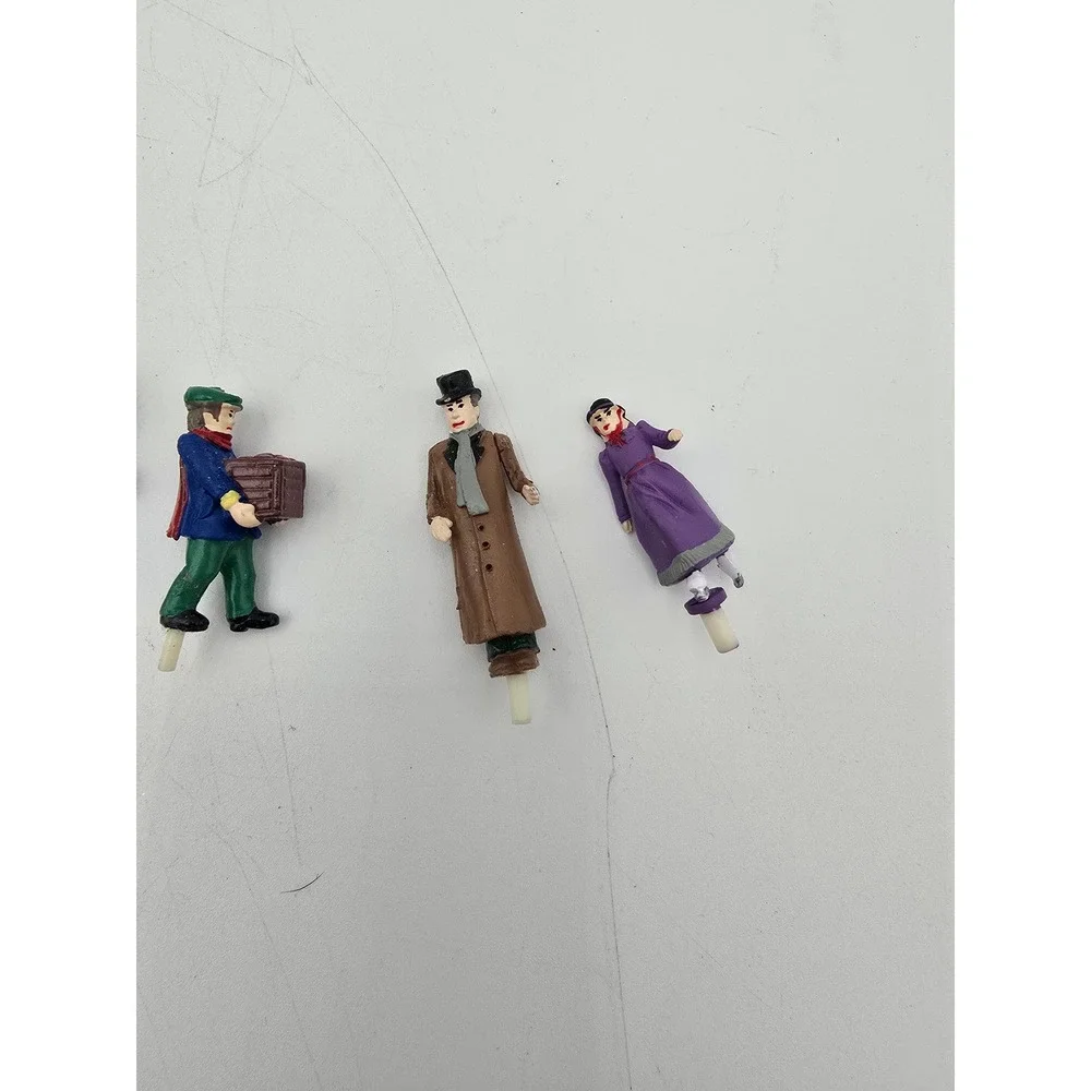 Mr Christmas Going Home for‎ the Holidays replacement parts figures & tree